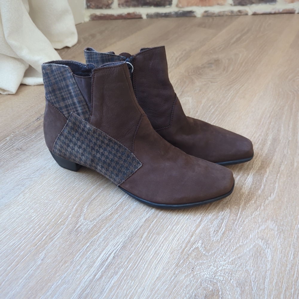 Think! Suede Brown Patchwork Zip Ankle Boots Womens 9.5 Booties
